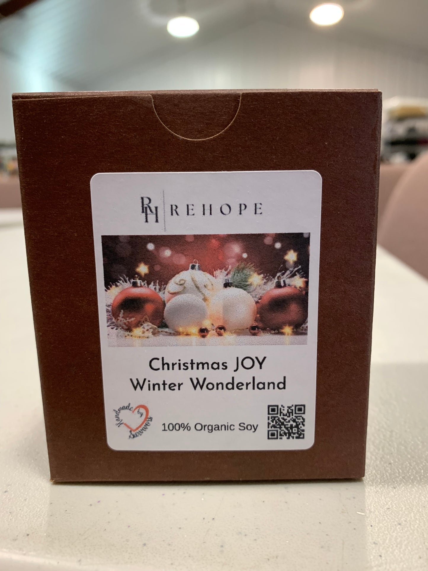 ✨ Joy Candle – Winter Wonderland